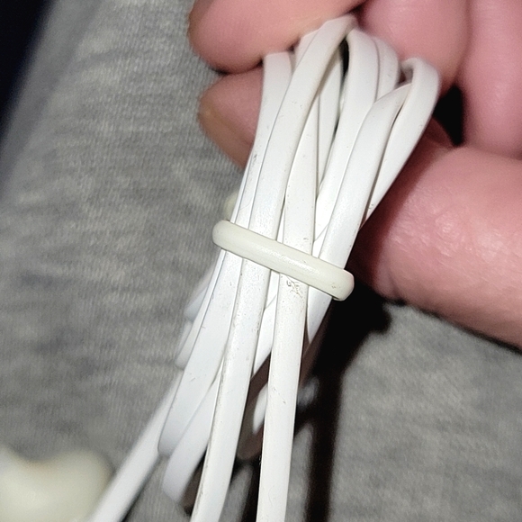 Android Earbuds - Picture 4 of 7